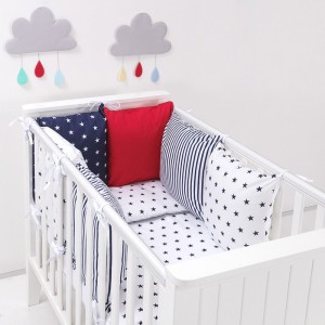 parure-bebe-avec-tour-de-lit-modulable-stars-marin-rouge (4)